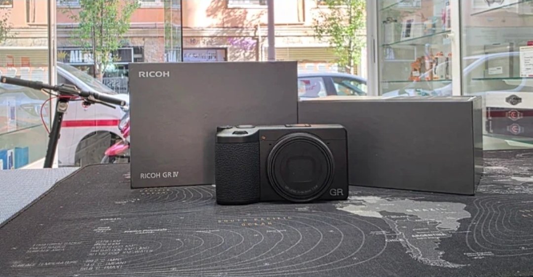 Ricoh GR IV