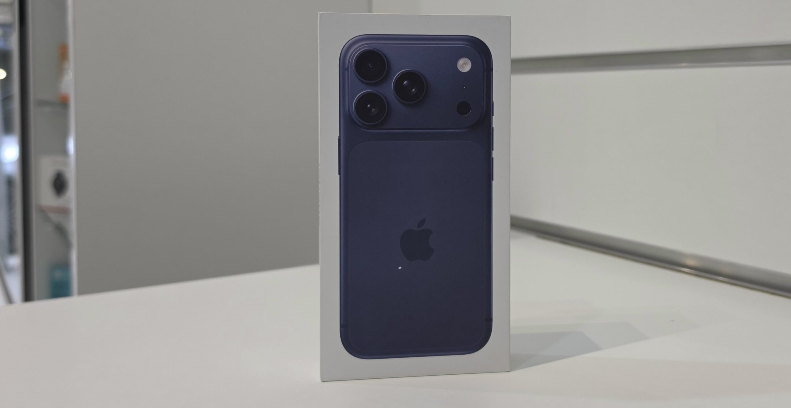 Apple iPhone 17 Pro 256GB Deep Blue